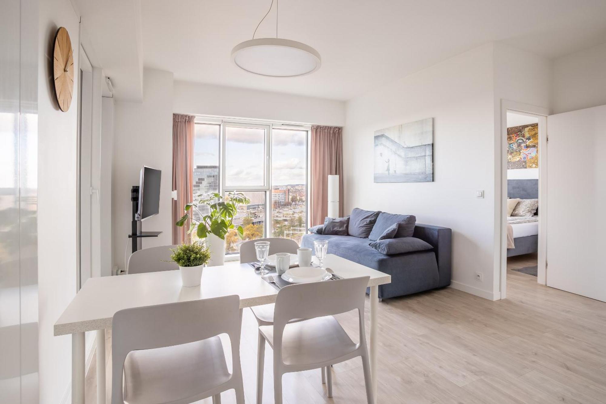 Towarowa Apartment *