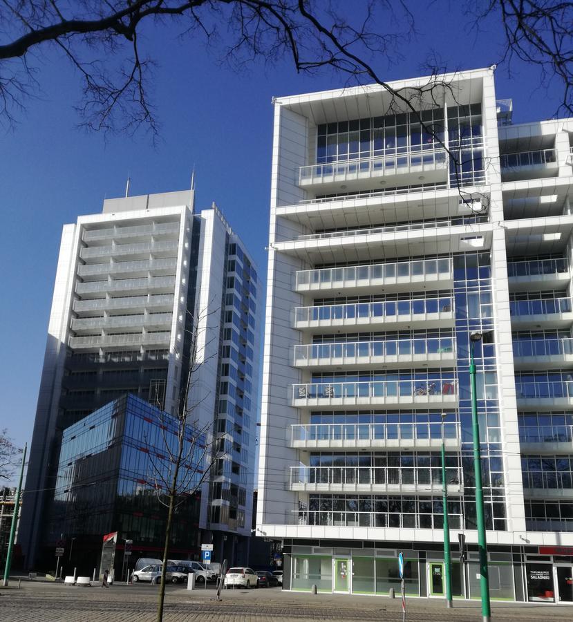 Towarowa Apartment *